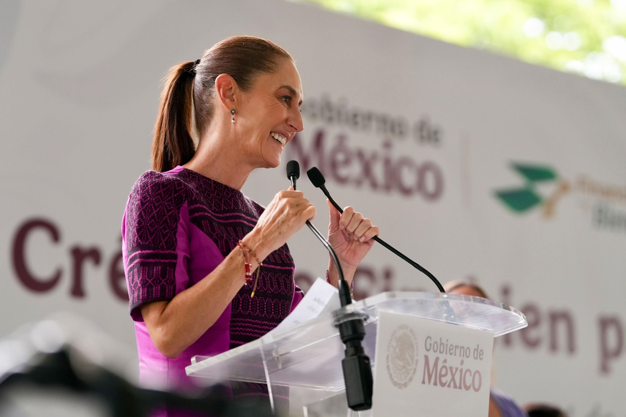 Shrinbaum Encabeza Sheinbaum entrega histórica de créditos con FINABIEN