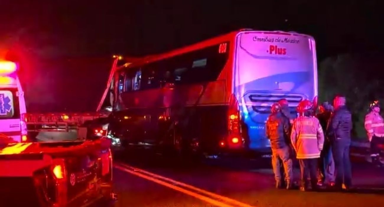 Choque contra tráiler deja un muerto y 10 heridos en Zacatecas