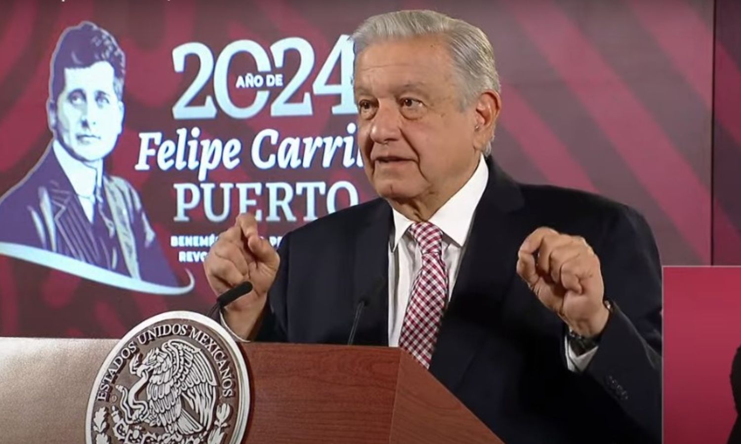 Pide AMLO le ayuden a no tocar temas que violen ley electoral