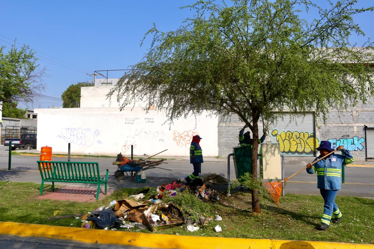 Retiran más de ocho toneladas de basura en calles de Monterrey