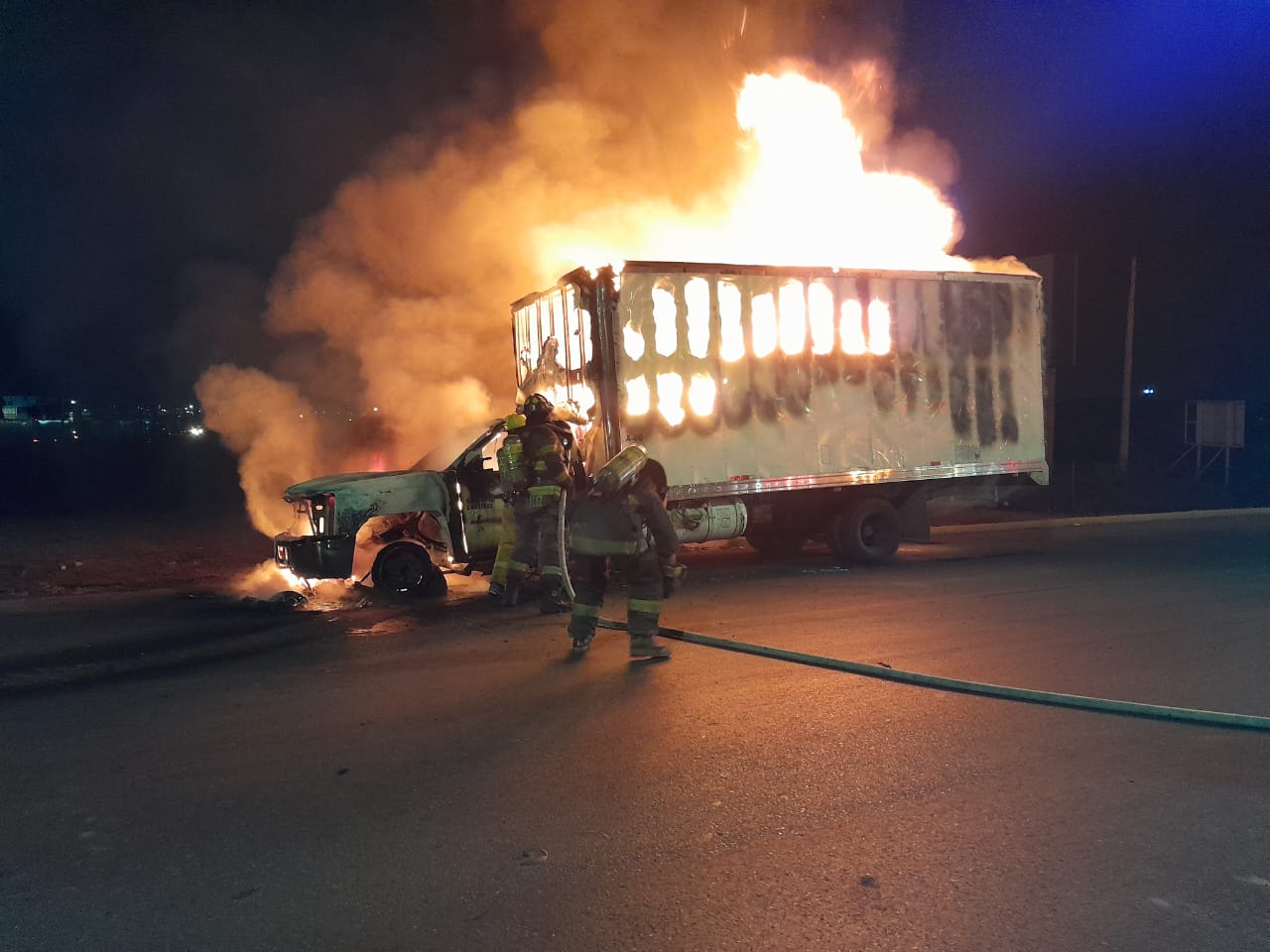 Se incendia camión de carga pesada en Ramos Arizpe