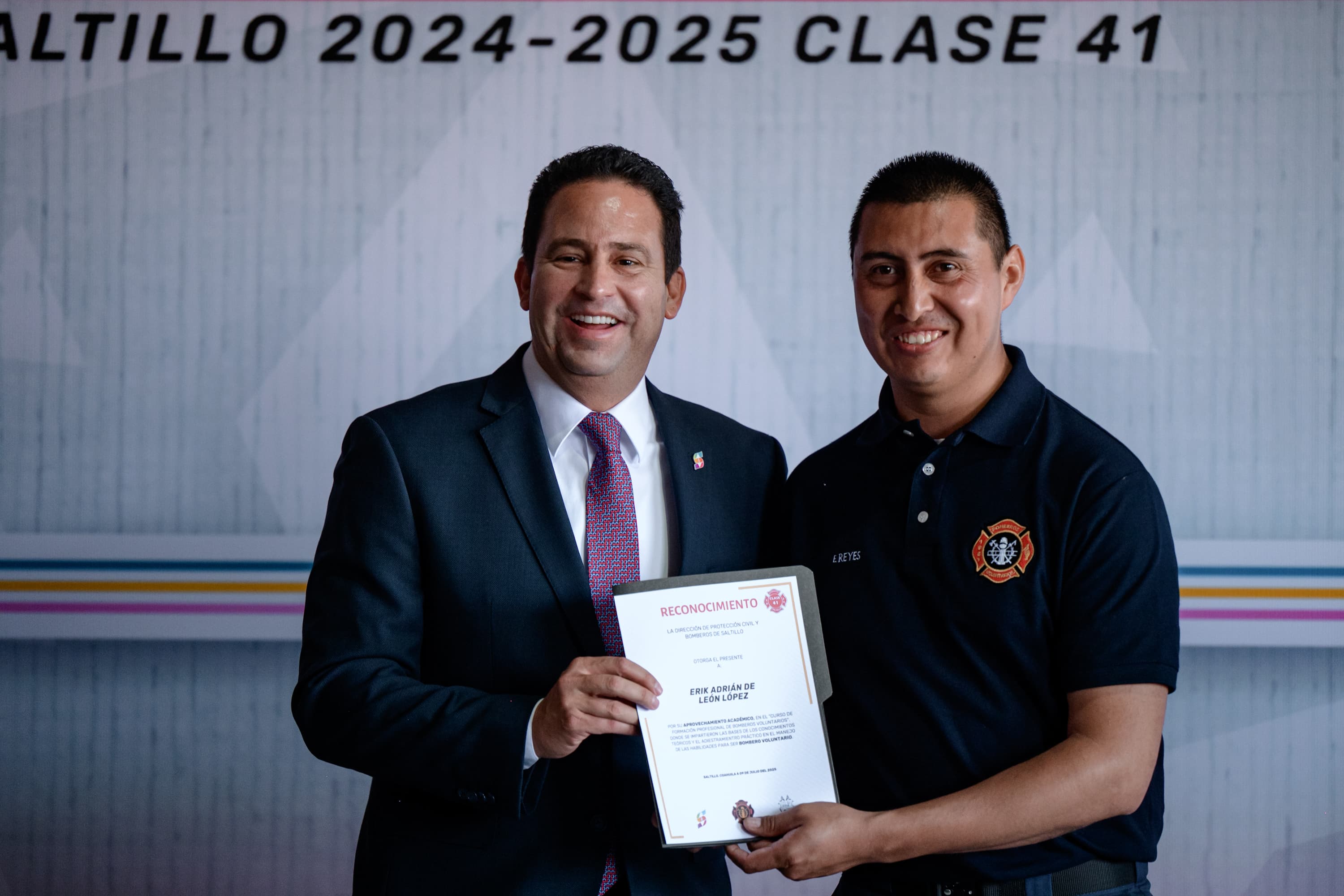 Saltillo reconoce labor de bomberos y anuncia mejoras laborales