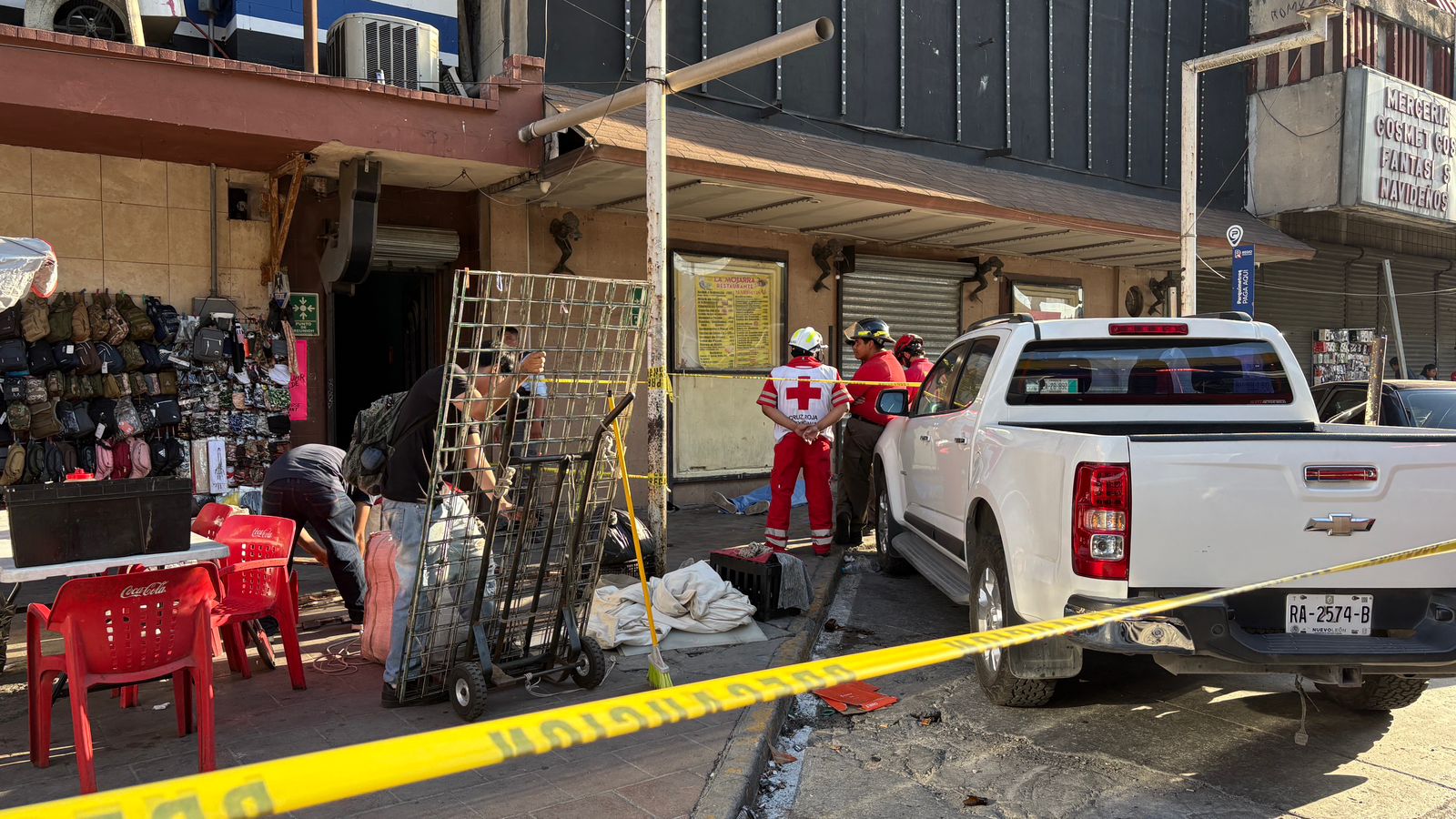 Investigan muerte de hombre en bar del centro de Monterrey