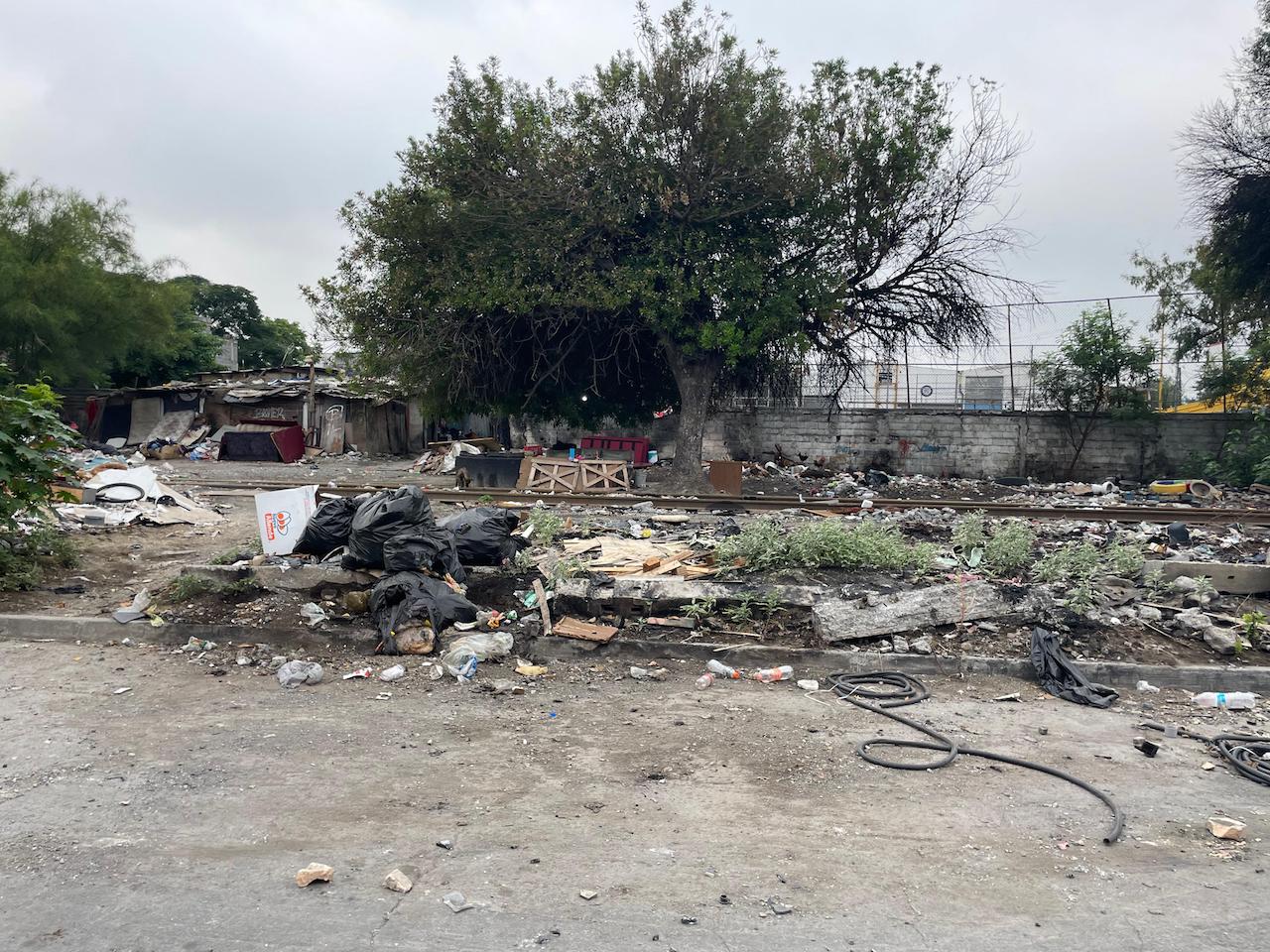 Denuncian tiradero de basura en Jardines de la Moderna