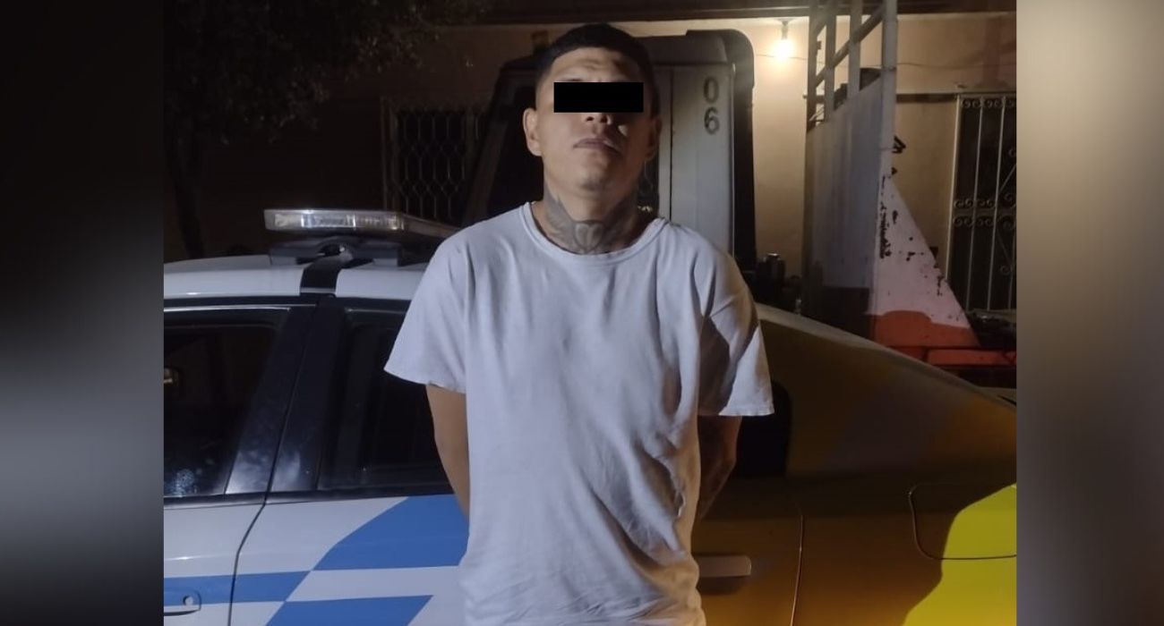 Detienen a hombre por morder y golpear a su pareja