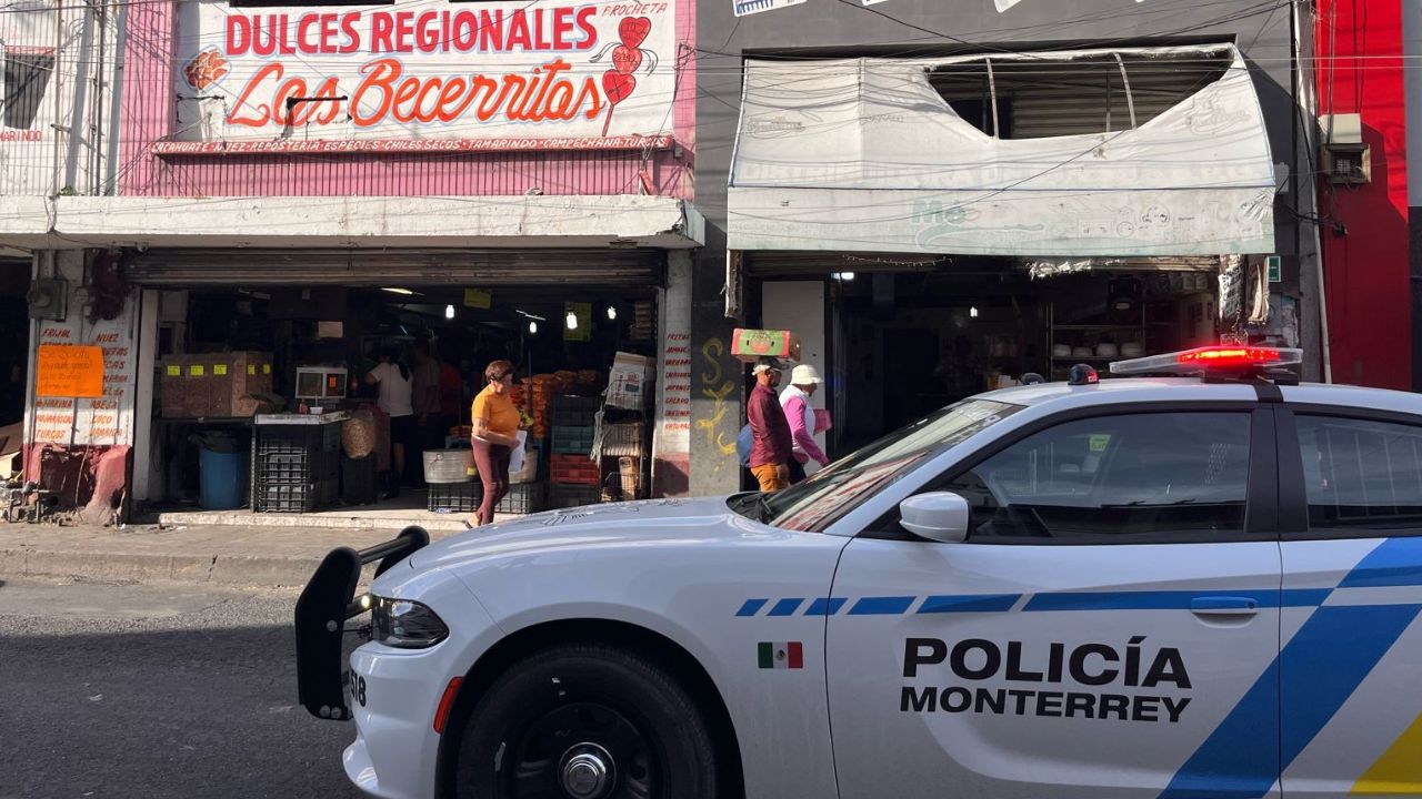 Detienen a dos hombres tras persecución en el centro de Monterrey