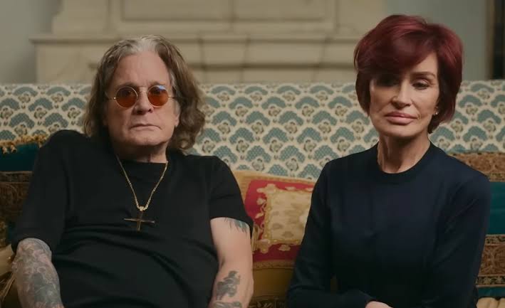 Sharon Osbourne visita diariamente la tumba de Ozzy en Buckinghamshire