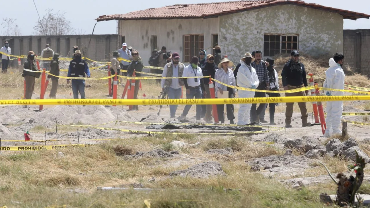 000_37_CR_3_AJ_52abe857df