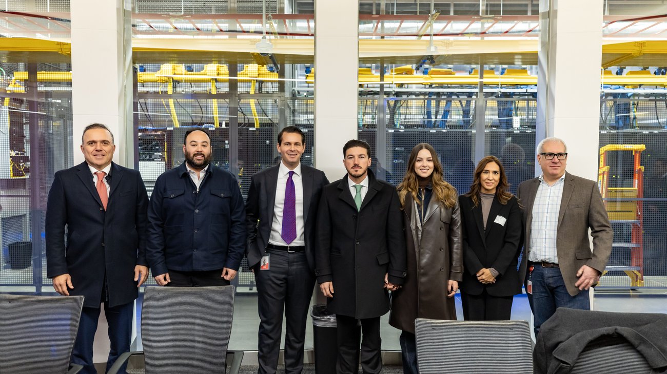 02_FORTALECE_NL_ALIANZA_ESTRATEGICA_GLOBAL_CON_VISITA_DE_SAMUEL_GARCIA_AL_CENTRO_DE_DATOS_DC_12_DE_EQUINIX_8f81bc4630