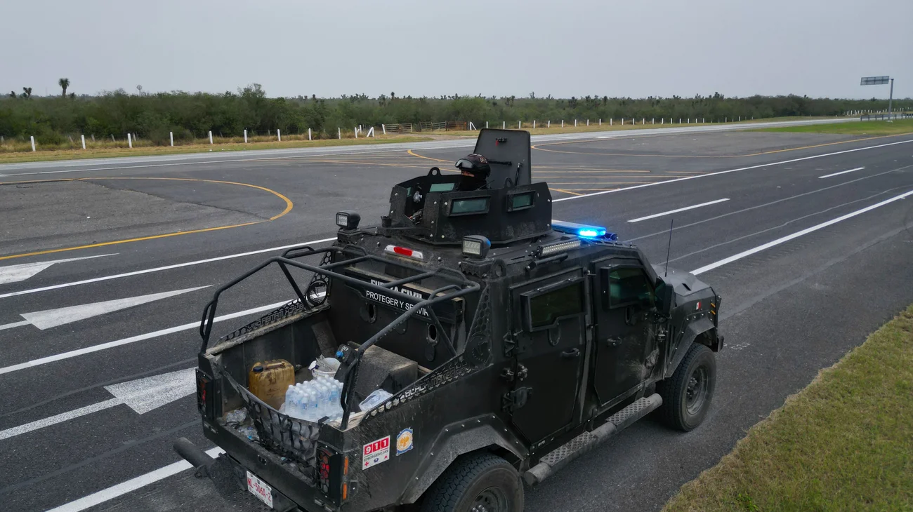 Confirman abatido y aseguramiento de autos y armas en Vallecillo