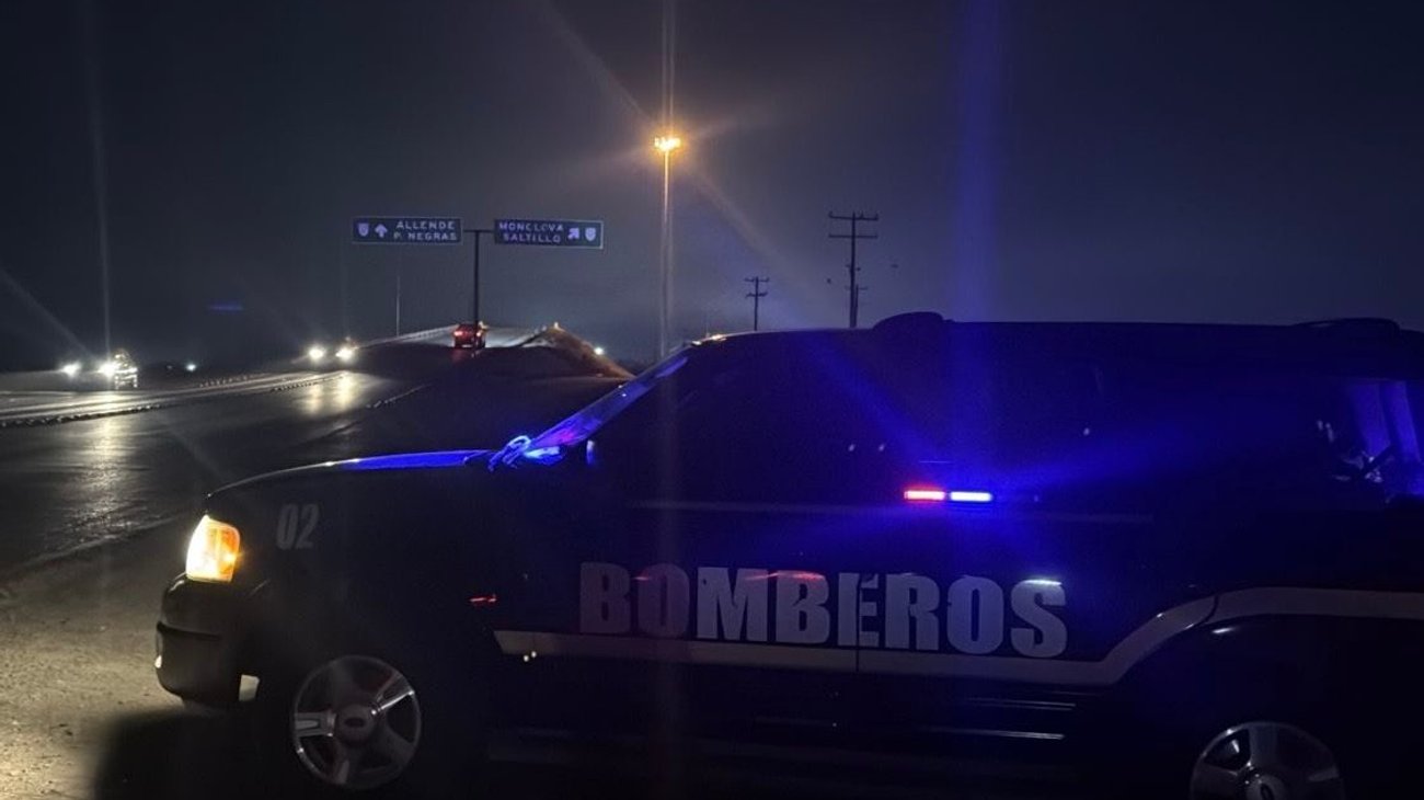 Tormenta invernal paraliza carreteras en norte de Coahuila