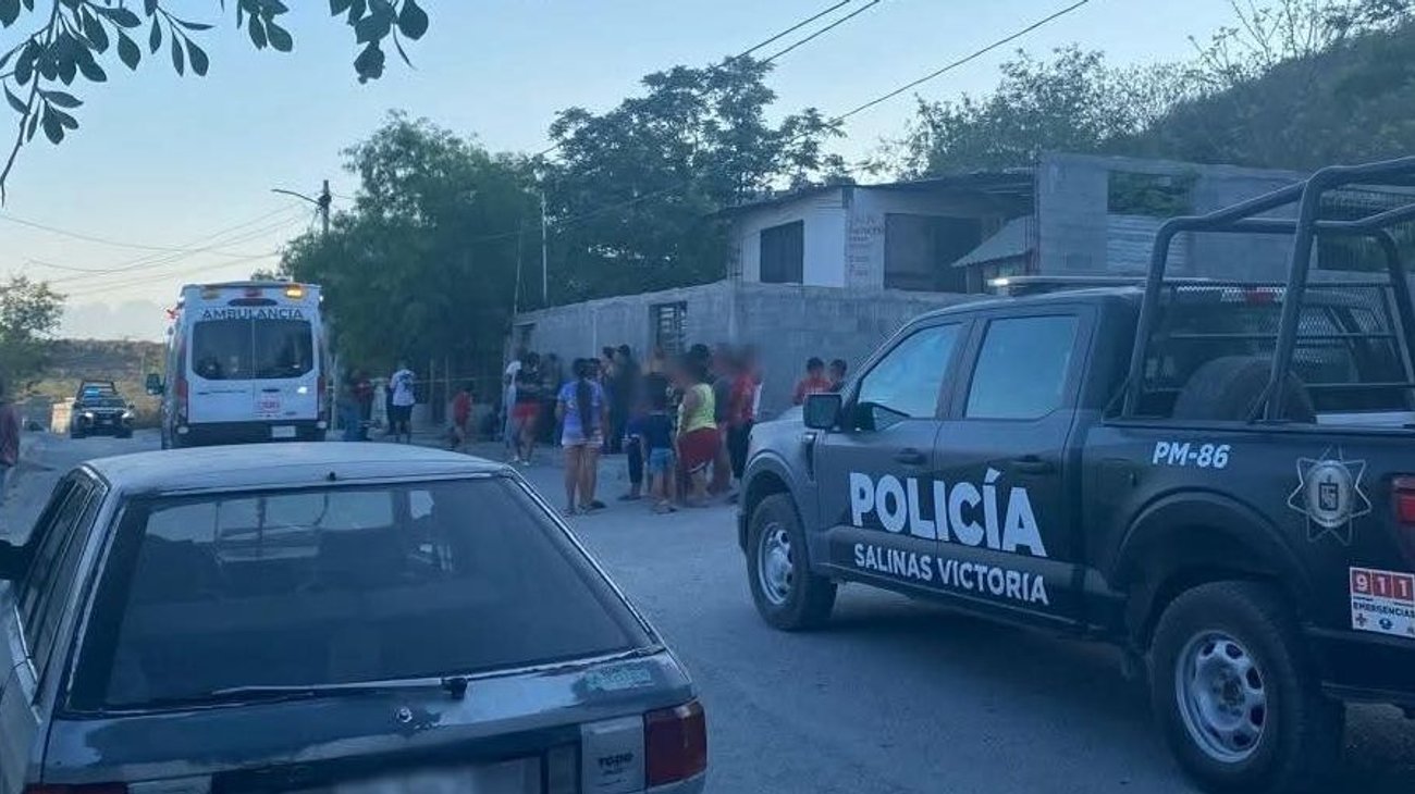 Muere niño atropellado afuera de su casa en Salinas Victoria 
