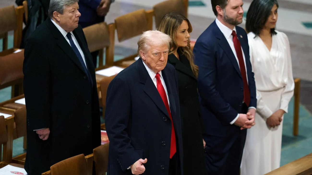 Trump da vía a redadas migratorias en escuelas e iglesias