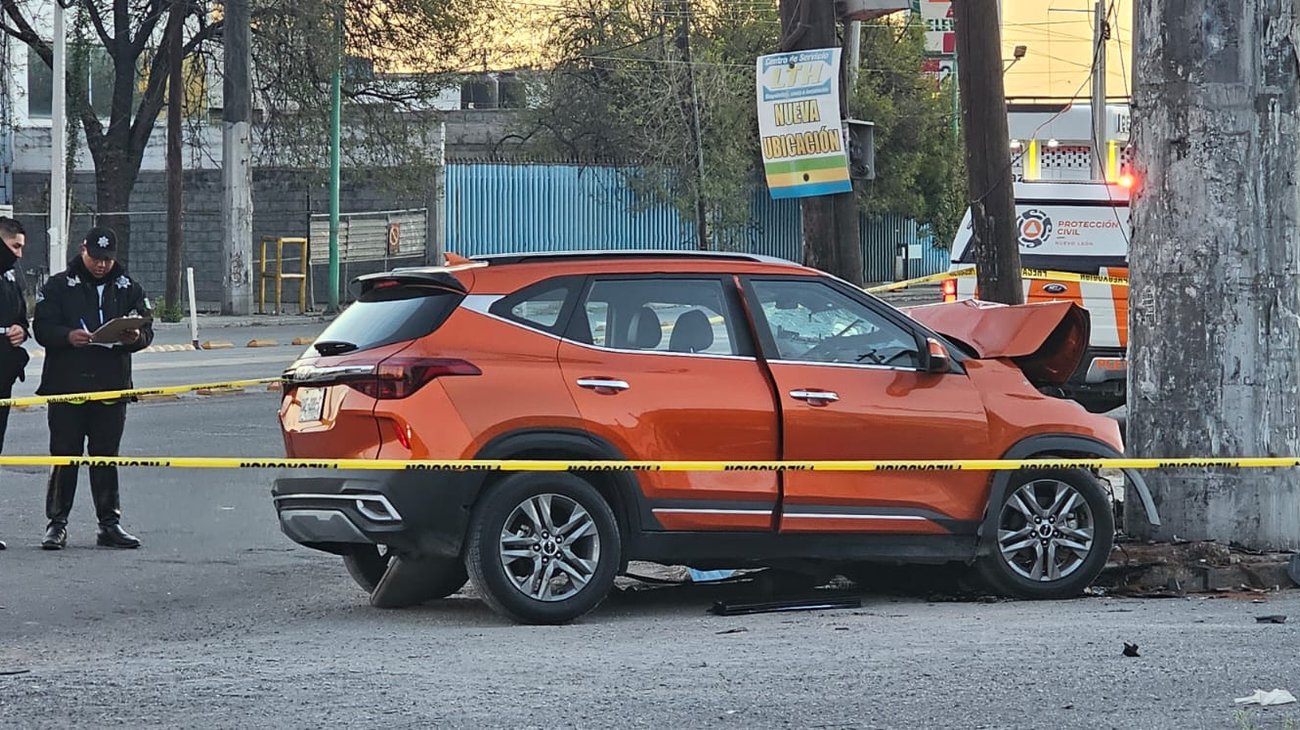 Muere joven tras chocar contra torre de CFE en Monterrey