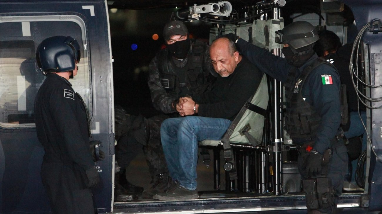 Presentan cargos contra tres de los 26 narcos enviados por México