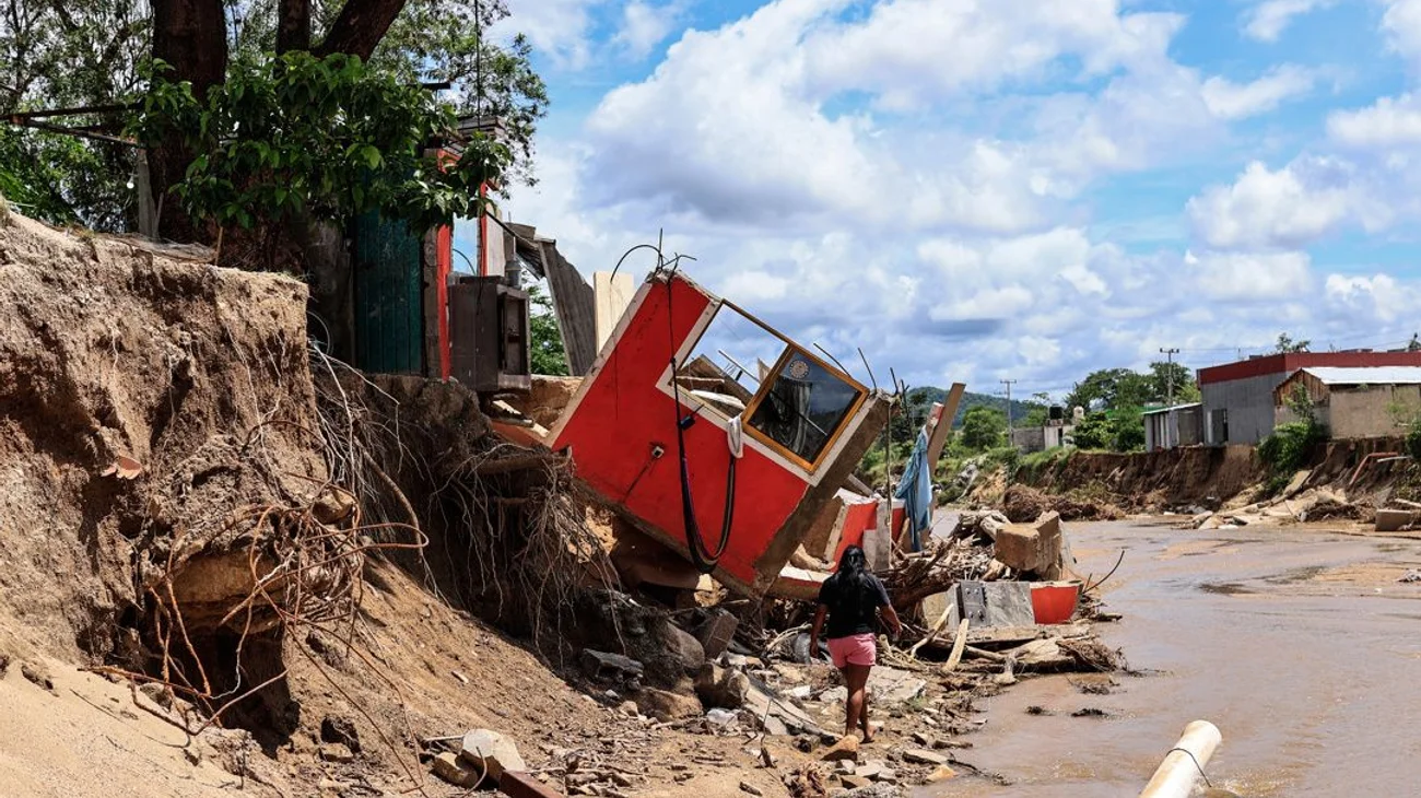 Tras 'John', aparecen problemas de salud en Acapulco