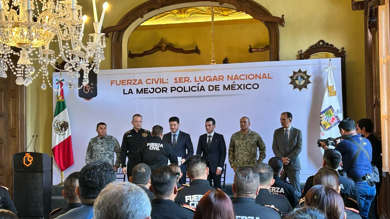 Reconocen a elementos de Fuerza Civil por ser la mejor policía 
