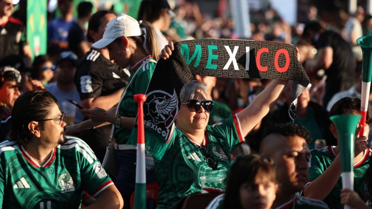Saltillo celebra con euforia la victoria de México