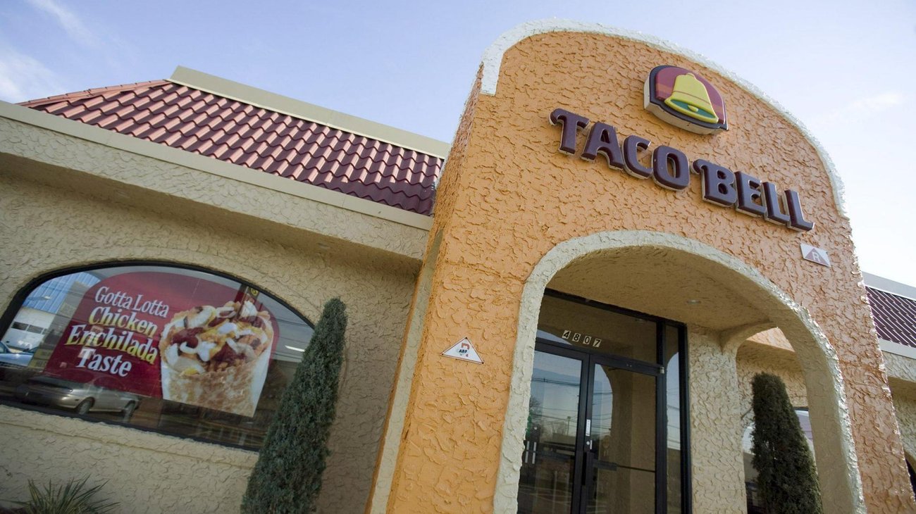 Demandan a Taco Bell por lechuga que provocó un brote de diarrea