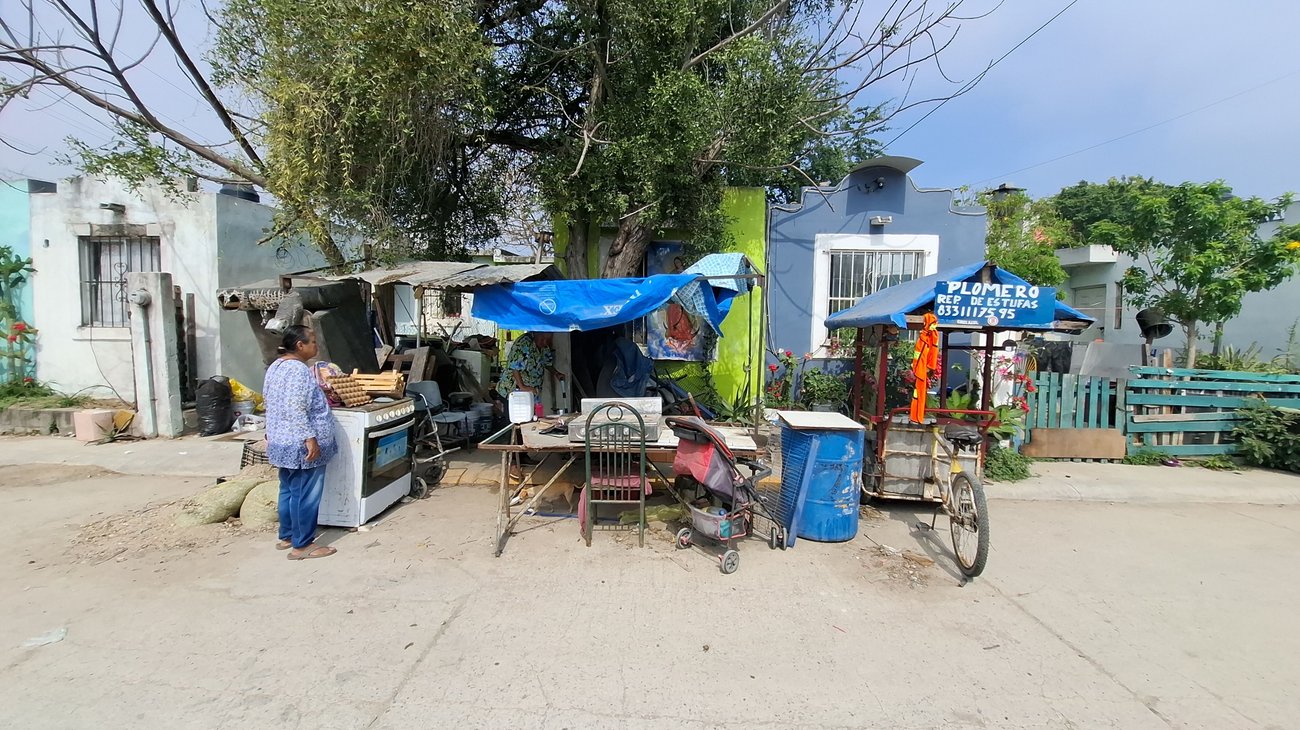 Adultos mayores piden ayuda tras incendio en su hogar