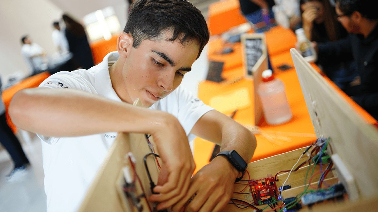 Nuevo León prepara a jóvenes emprendedores de cara al Mundial