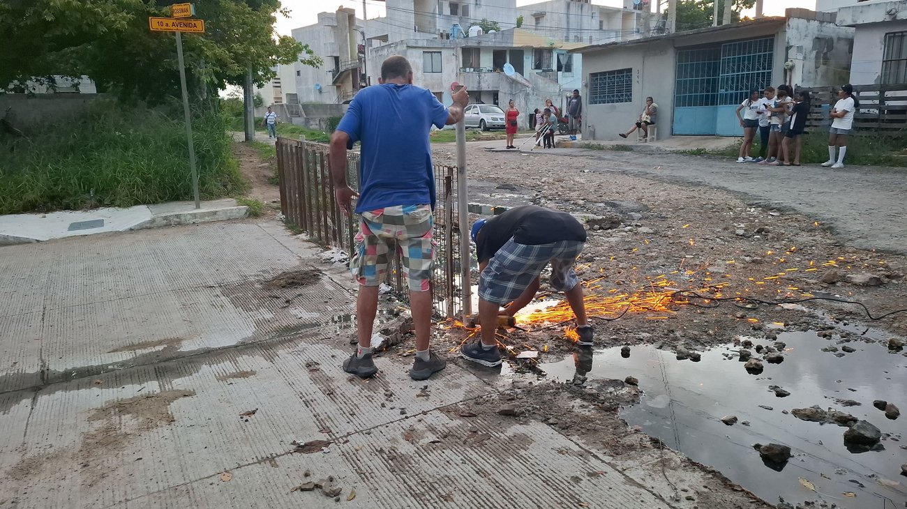 Escala conflicto por cierre de calle entre Tampico y Altamira