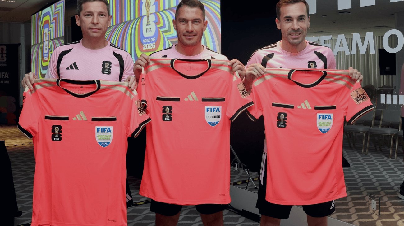 Árbitros usarán uniforme especial para partido 1000 del Mundial