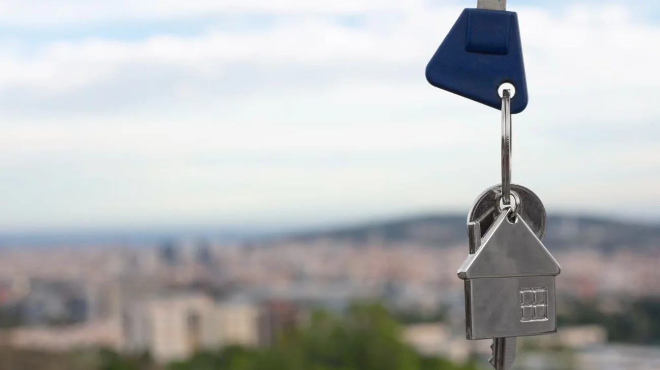 Protestan en ciudades turísticas españolas por alza en renta