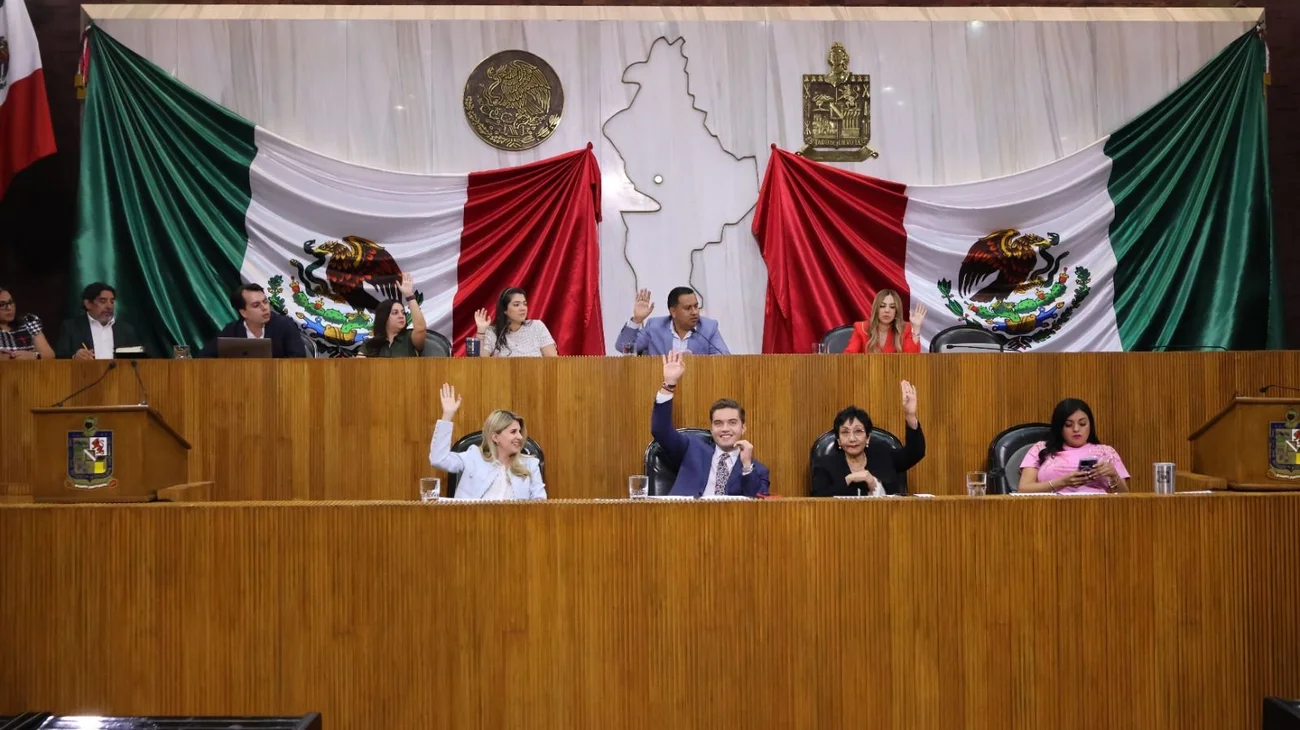 Congreso busca que sea obligatorio estudiar la universidad