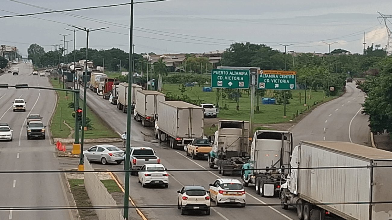 Más de 700 transportistas participan en marcha en Altamira