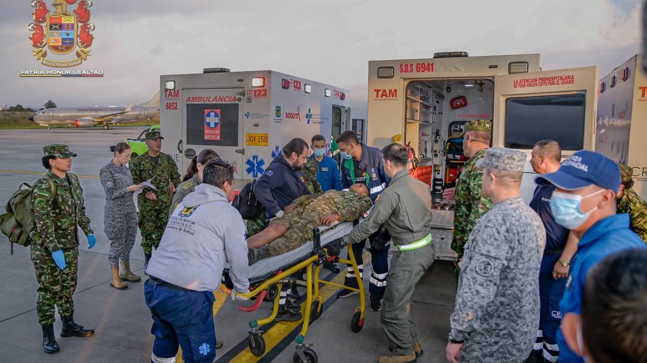 Sube a 66 los muertos en accidente de avión militar de Colombia