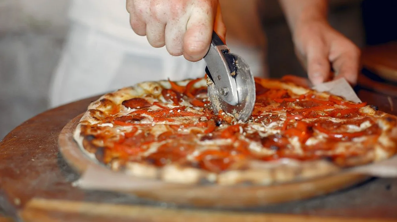 Cierran pizzería que vendía drogas a domicilio en Alemania