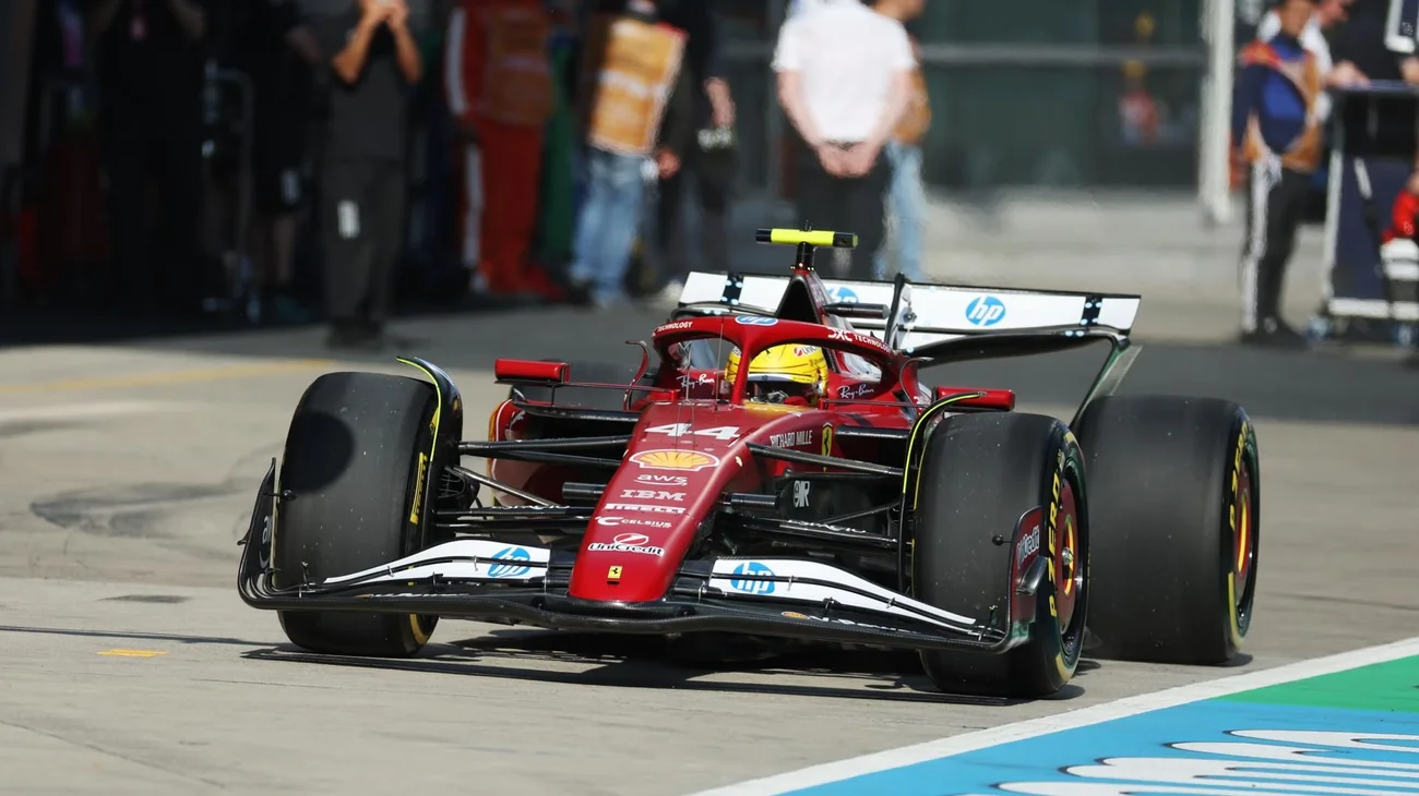 Hamilton gana la sprint de China, su primer triunfo con Ferrari