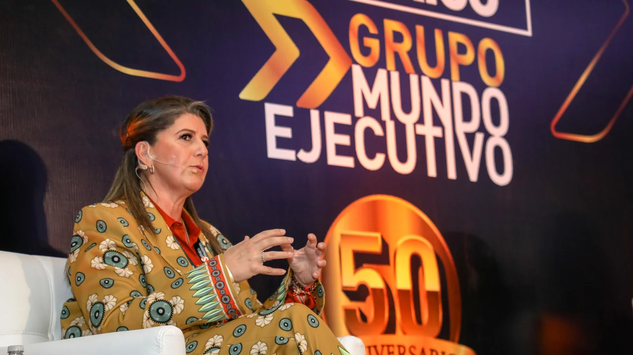 Reconocen a Martha Herrera por su compromiso con México