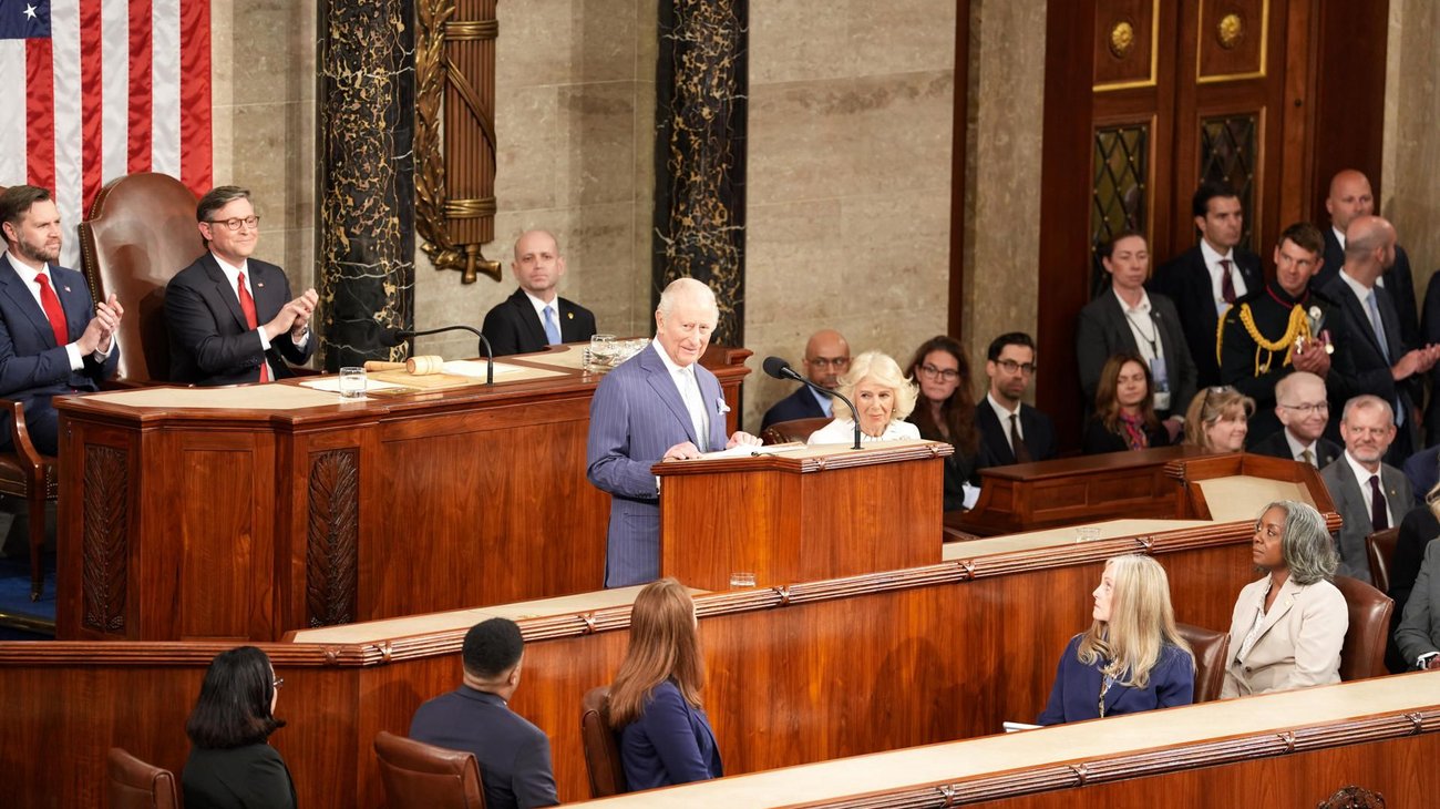 Trump elogia al rey Carlos III: 'Puso de pie a los demócratas'