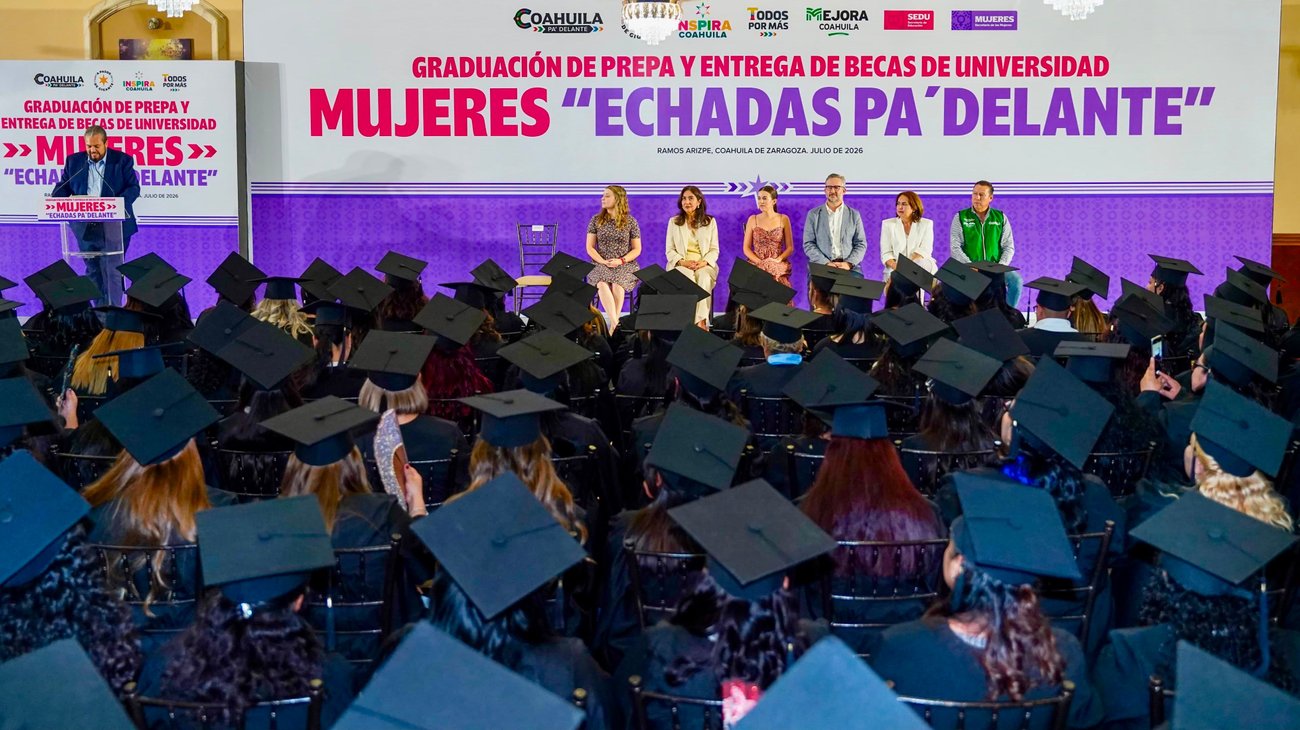 Impulsan educación de mujeres con becas y certificados