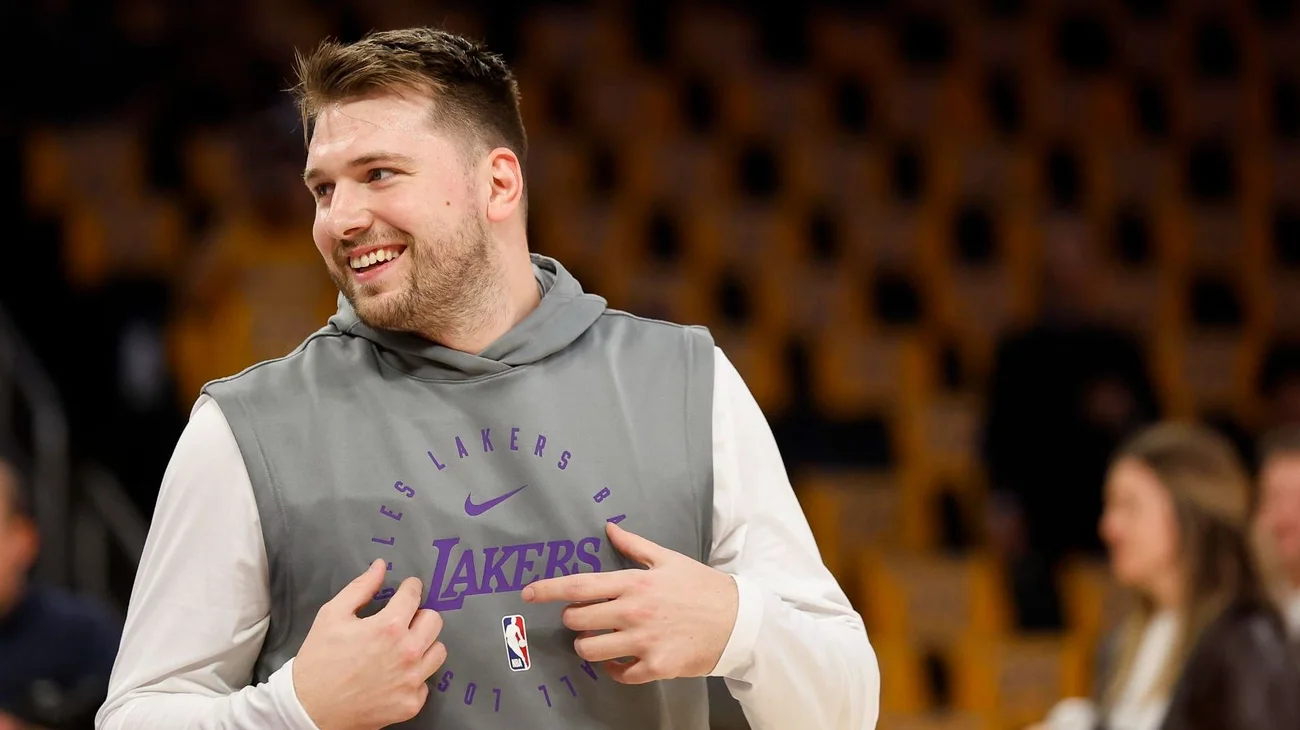 Luka Doncic debuta con los Lakers de LeBron James