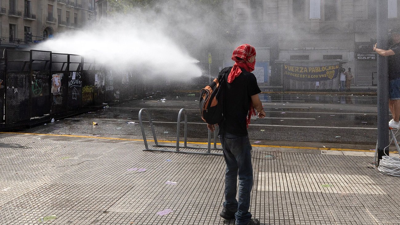 Argentina va a una huelga en protesta contra reforma laboral