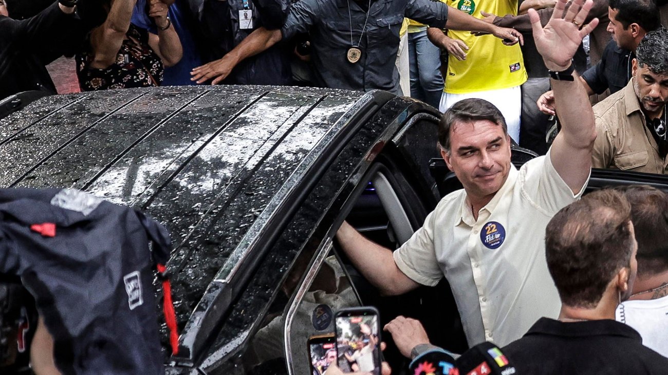 Flávio Bolsonaro se fuga a Estados Unidos, según medios