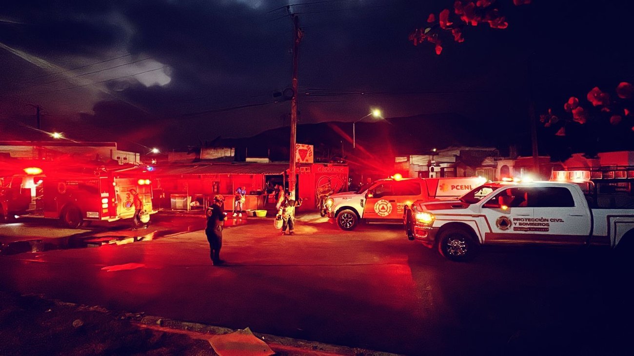 Incendio en tanques de gas moviliza a PC en Juárez