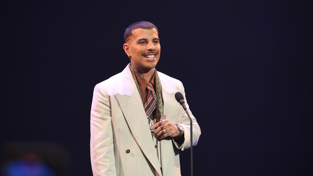 Ivy Queen y Rauw Alejandro brillan en premios Herencia Hispana