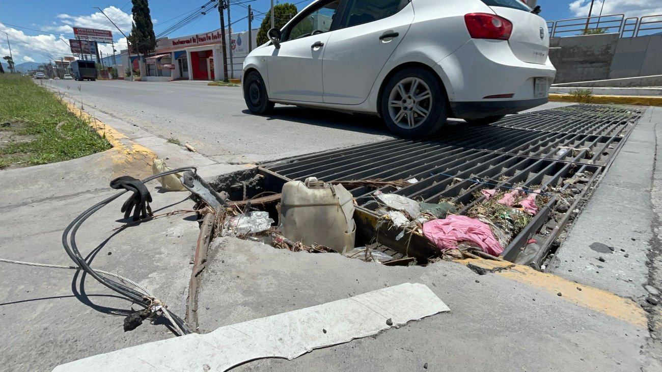 Lluvias provocan daños en vialidades de Saltillo