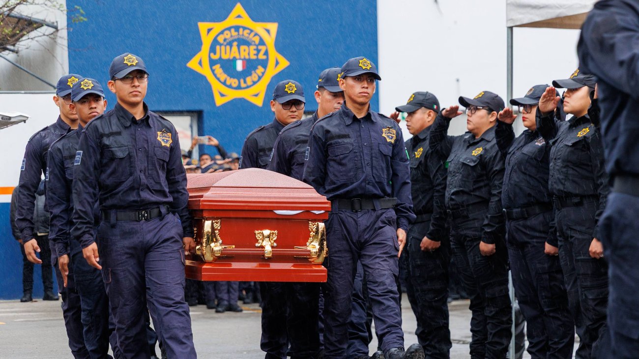 Honran en Juárez a policía fallecido por operativo