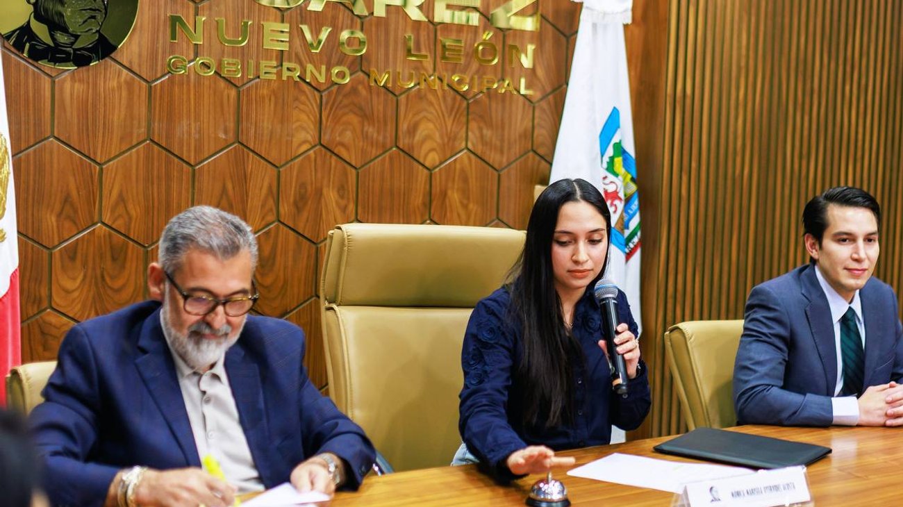 Asume esposa de Arratia como alcaldesa de Juárez