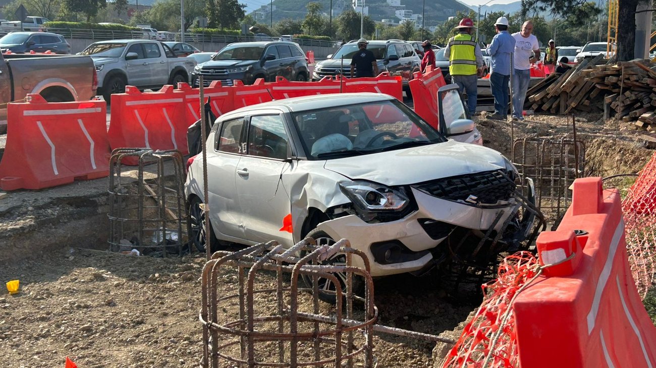 Conductora choca contra obra en construcción en La Rioja