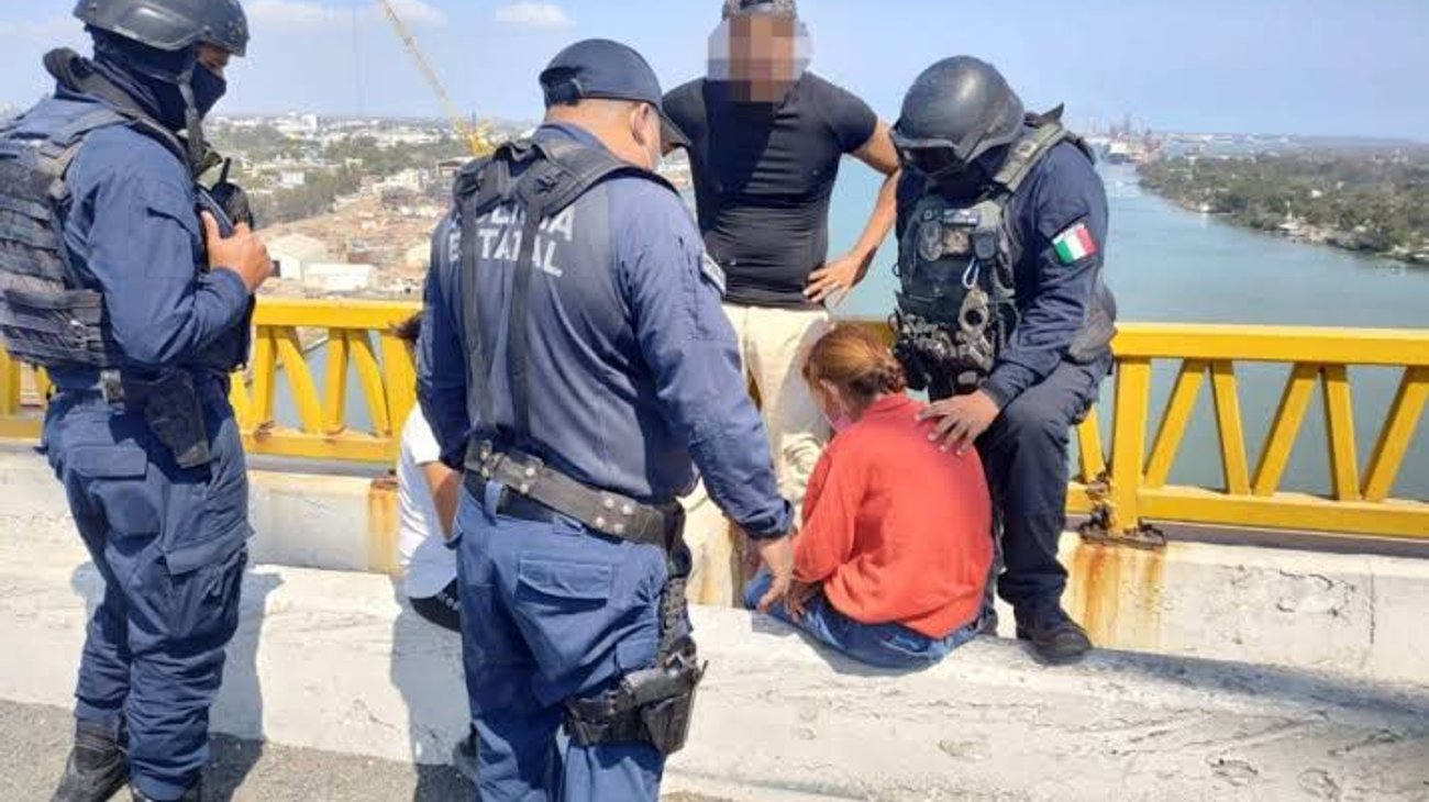 Piden malla protectora para evitar suicidios en Puente Tampico