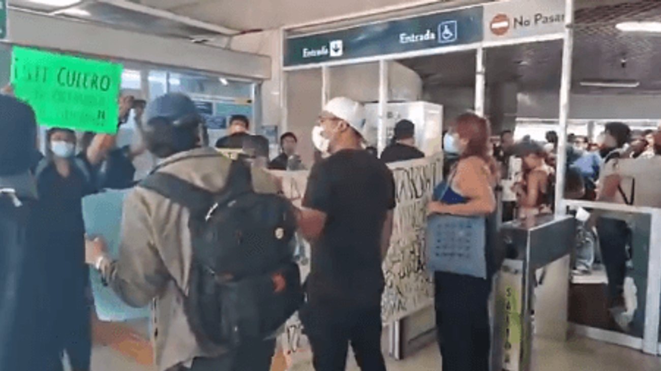 Protestan en Guanajuato por detención violenta de alumnos UG
