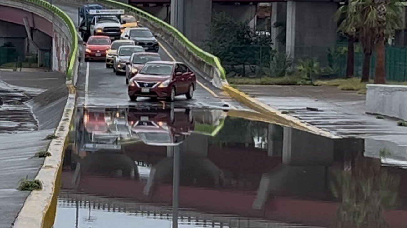 Lluvias causan afectaciones viales en sectores de Saltillo