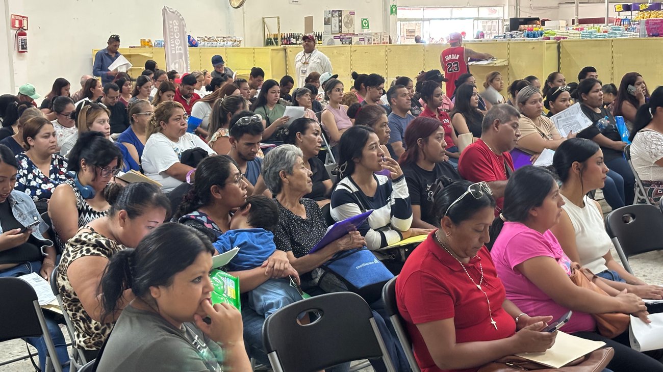 Inicia entrega de 30 mil tarjetas Rita Cetina en Saltillo