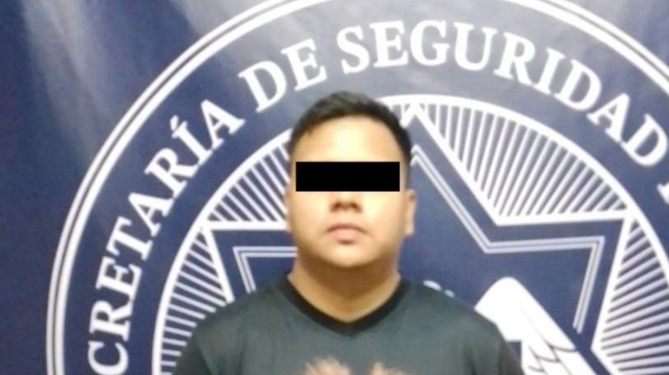 Detienen a hombre con droga en plaza comercial de San Pedro